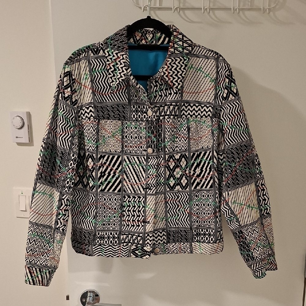 Attitude Women's Graphic/Monochrome Embroidered Patterned Jacket (Size L)